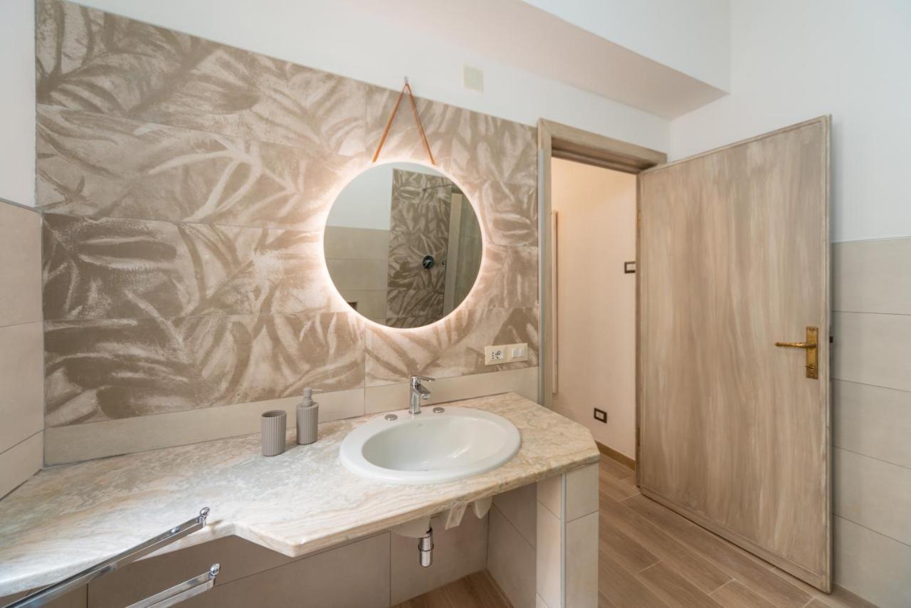 Cozy Guest House Downtown Olbia Exterior photo