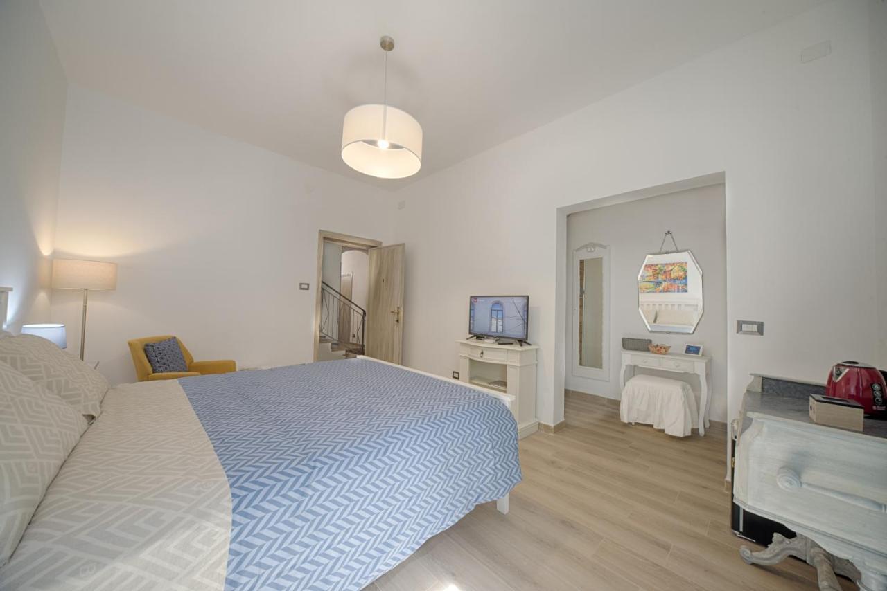 Cozy Guest House Downtown Olbia Exterior photo