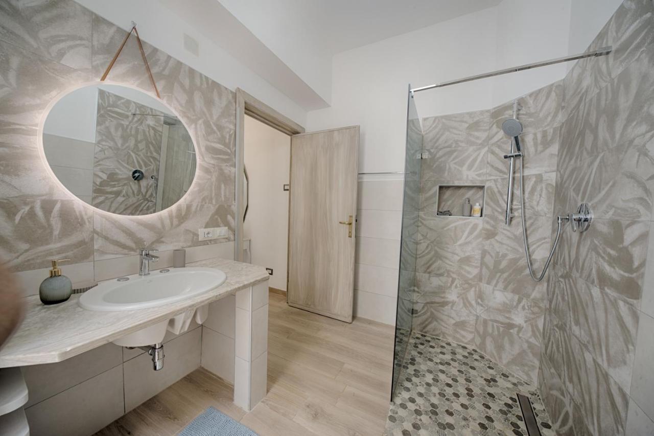 Cozy Guest House Downtown Olbia Exterior photo