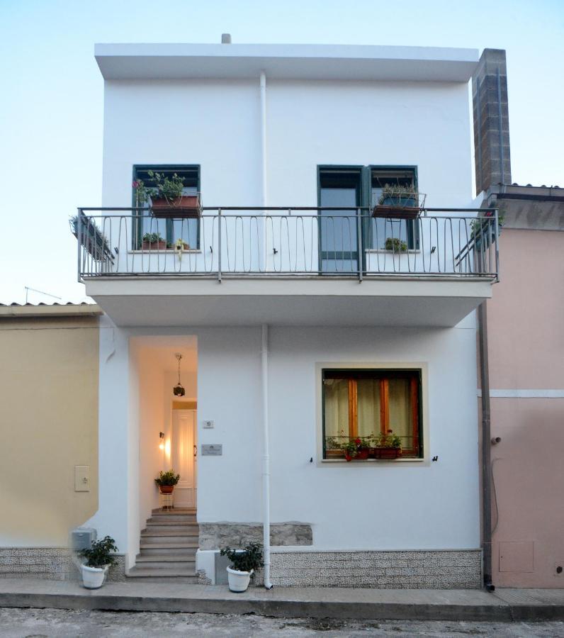 Cozy Guest House Downtown Olbia Exterior photo