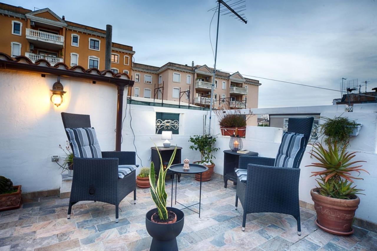 Cozy Guest House Downtown Olbia Exterior photo