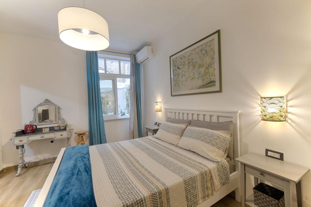 Cozy Guest House Downtown Olbia Exterior photo