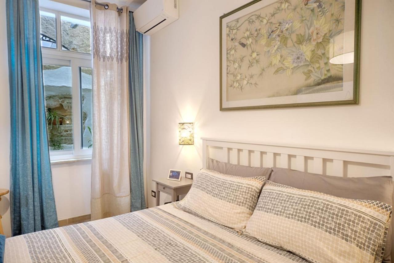 Cozy Guest House Downtown Olbia Exterior photo