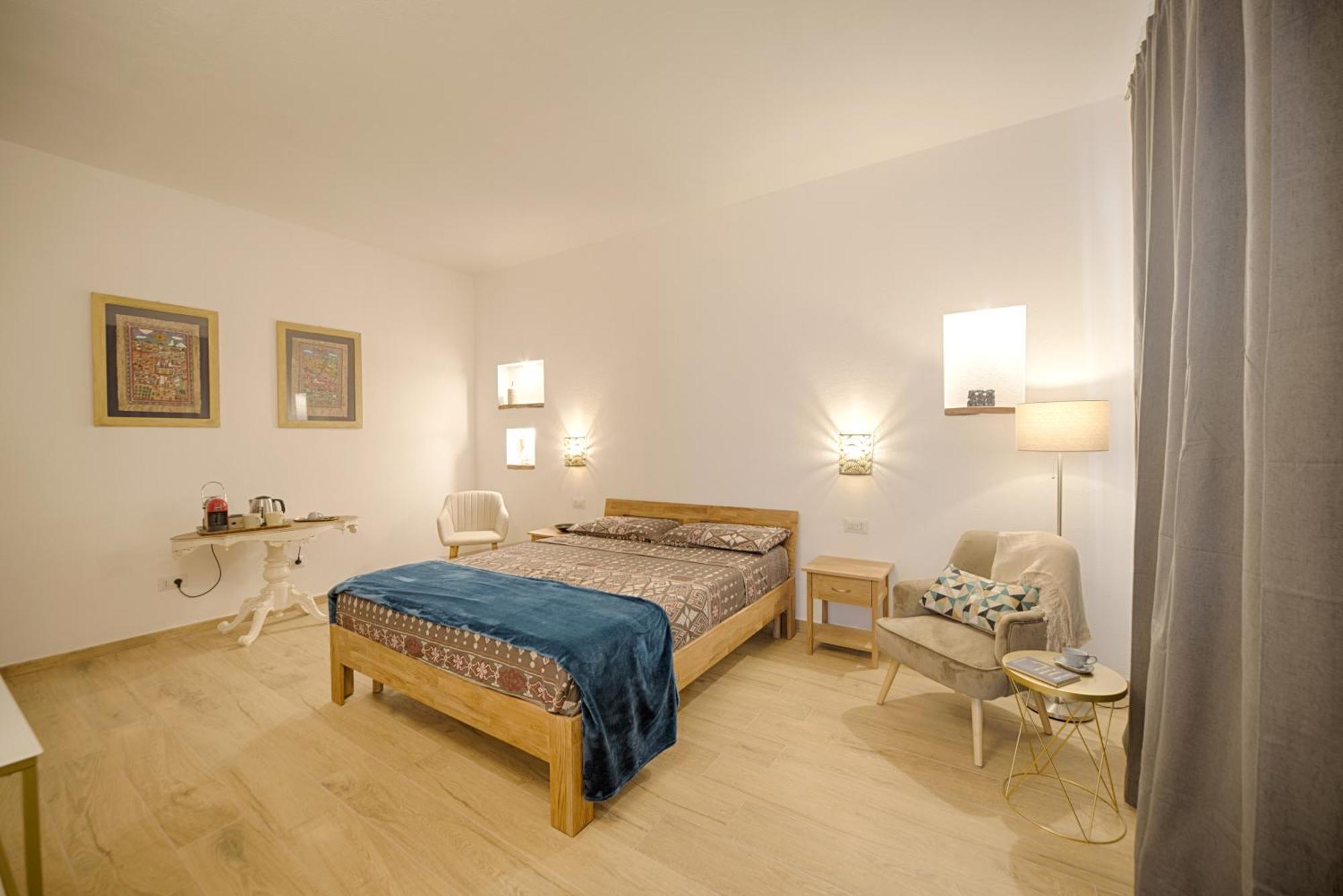 Cozy Guest House Downtown Olbia Exterior photo