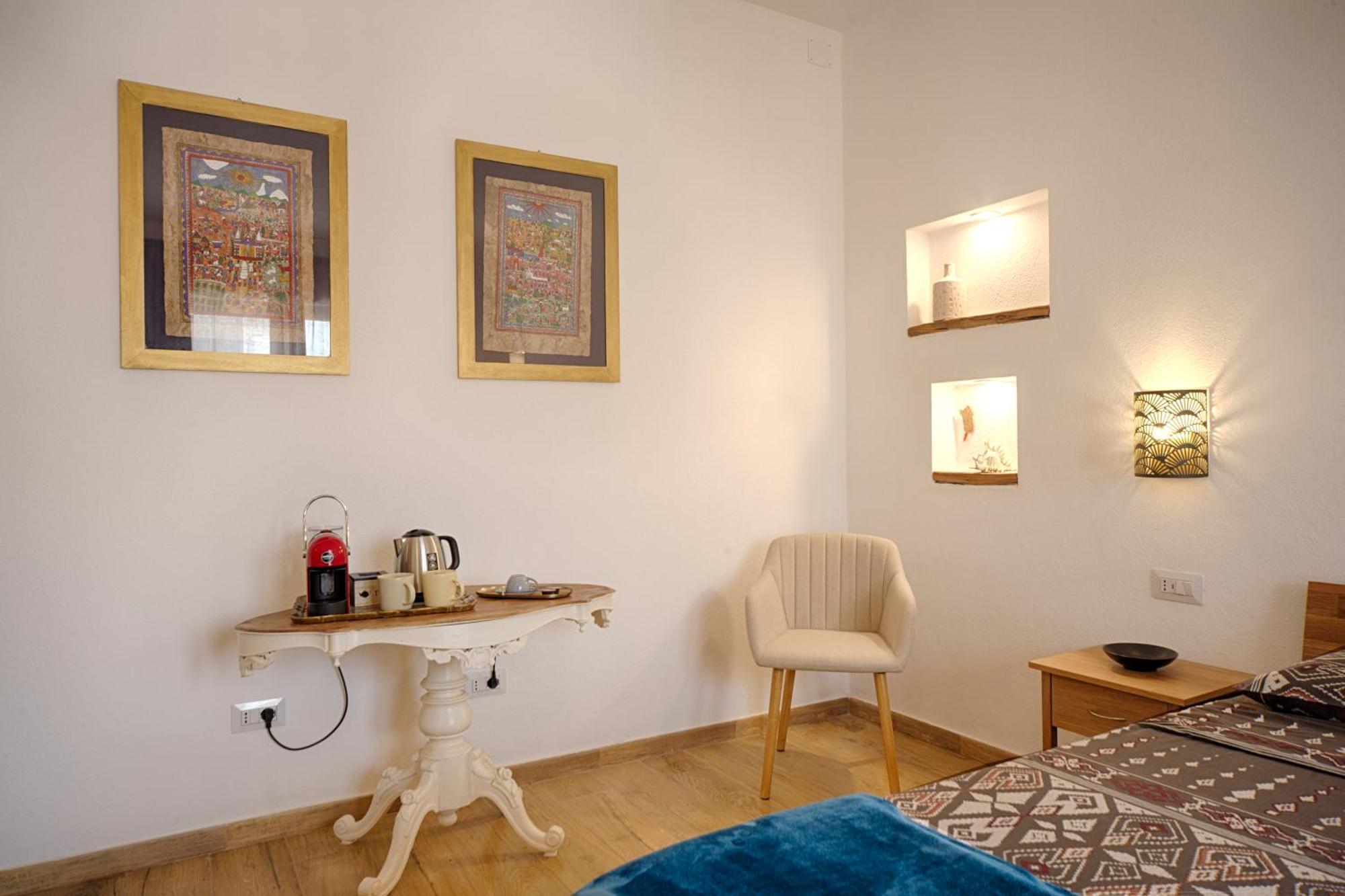 Cozy Guest House Downtown Olbia Exterior photo